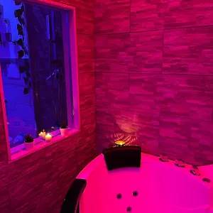 Cocorita Suites Bed & Breakfast
